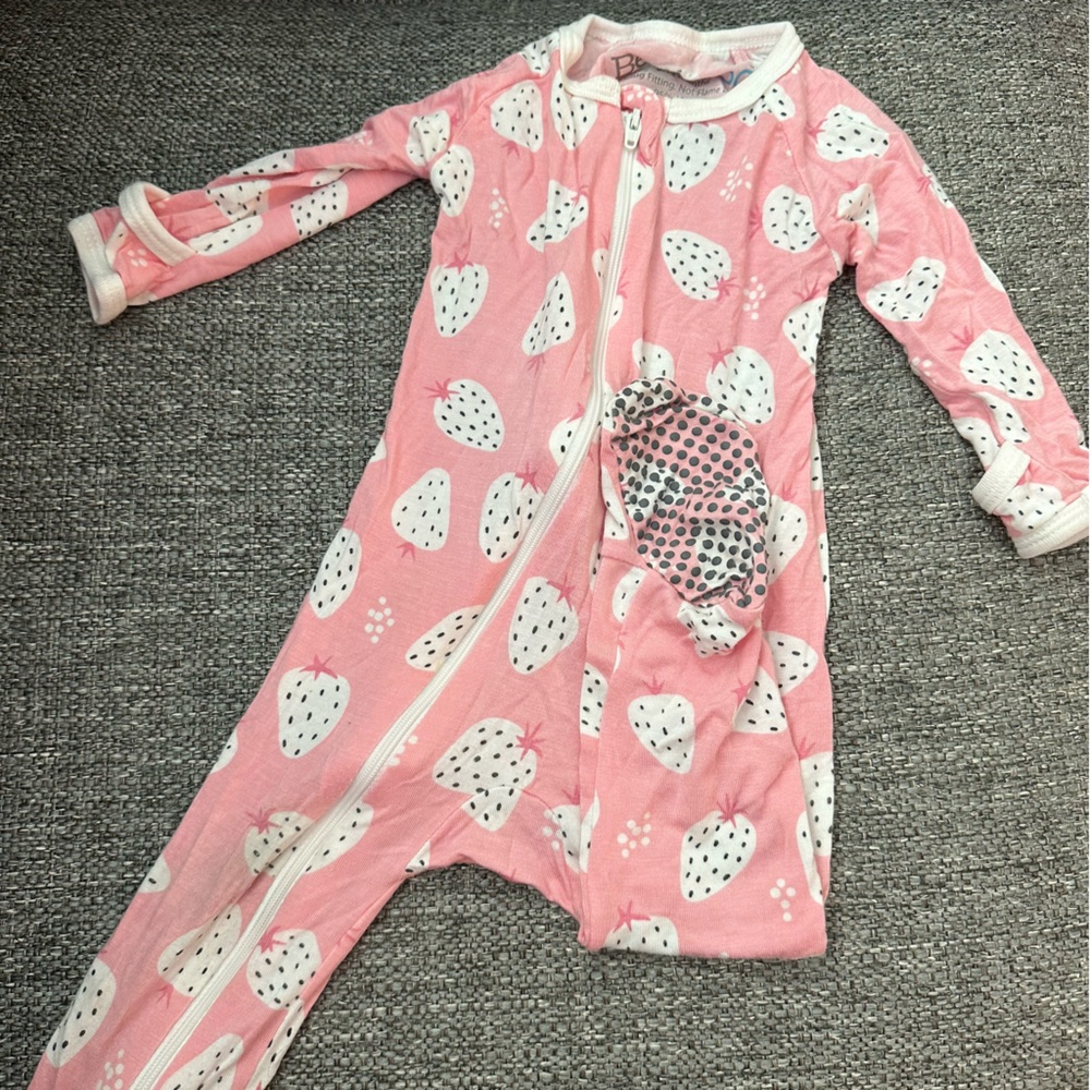 bestaroo strawberry footie